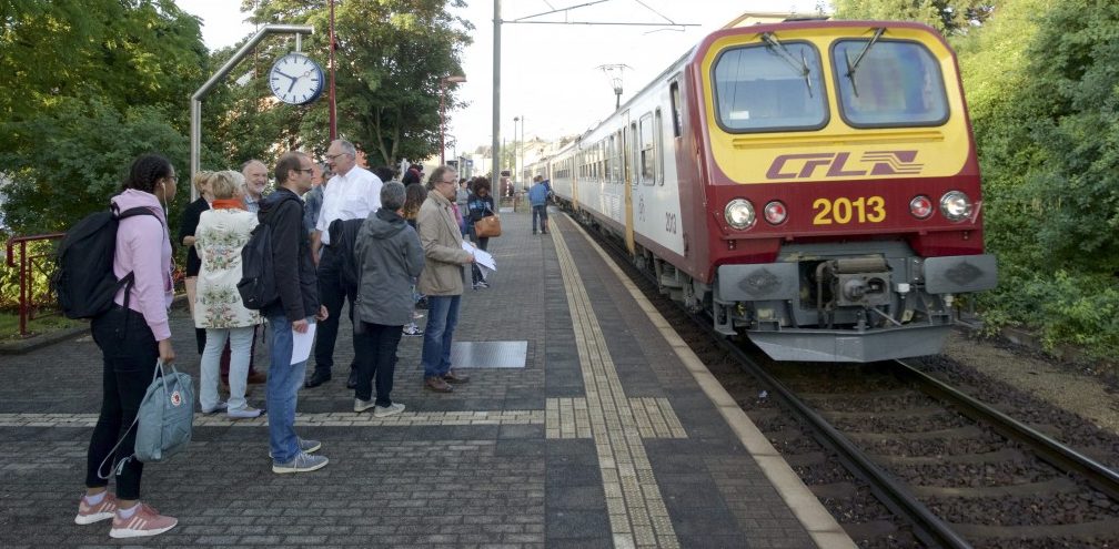 Charmeoffensive der CFL: Neue App und mehr WLAN