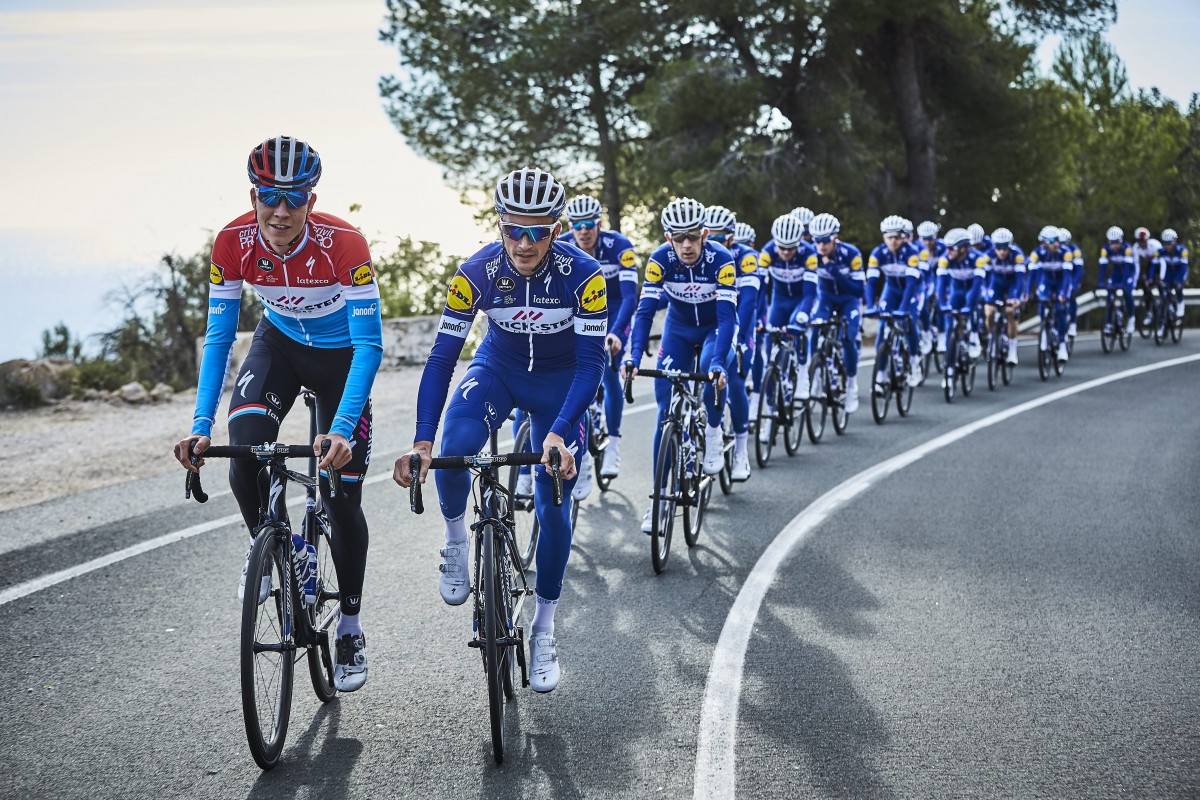 Lkw fährt in Quick-Step-Fahrer, Jungels unverletzt