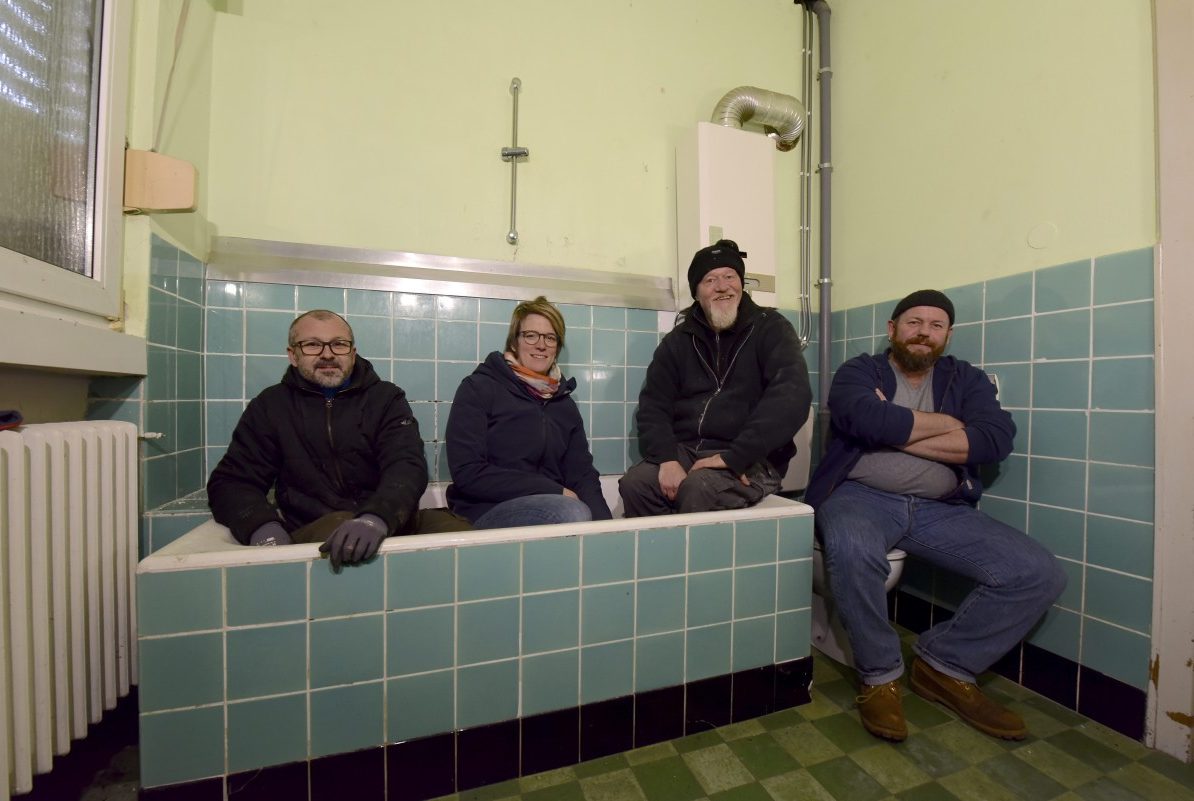 Escher Künstler verwandeln nächstes Haus