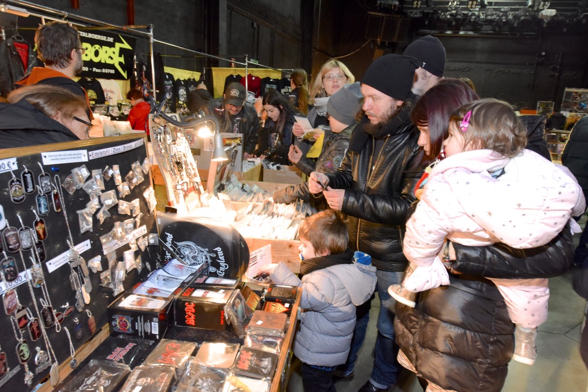 20180128 ar, Esch-sur-Alzette, KuFa,Kulturfabrik, Metal bourse, CD,T-Shirt etc…, Photo:©Editpress/AlainRischard