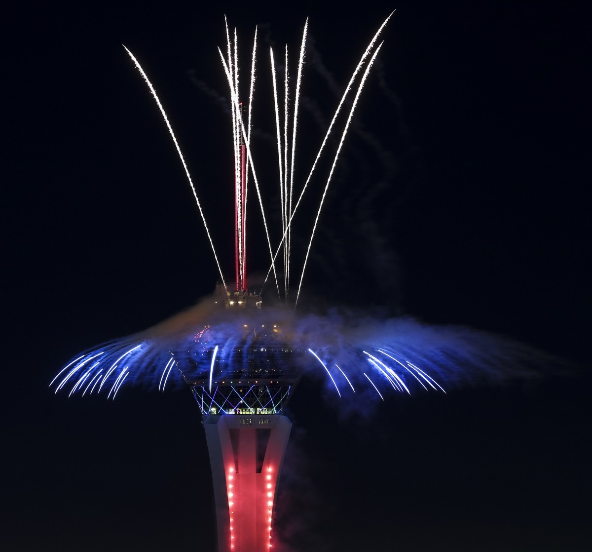 Neujahr_Feuerwerk_in_55808326