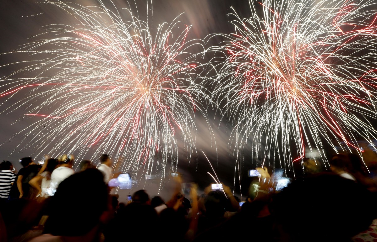 Silvester_Feuerwerk_55804810