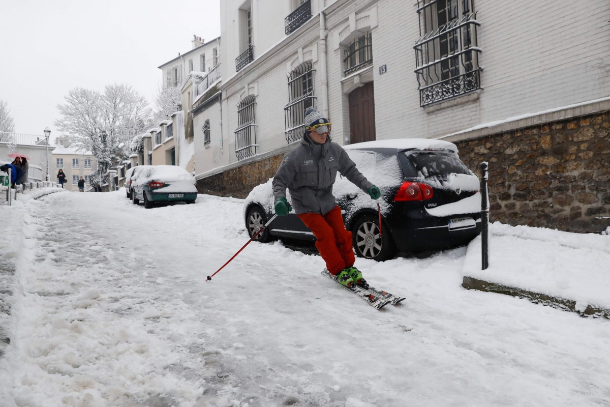 Schnee legt Paris lahm – Keine Busse und lange Staus