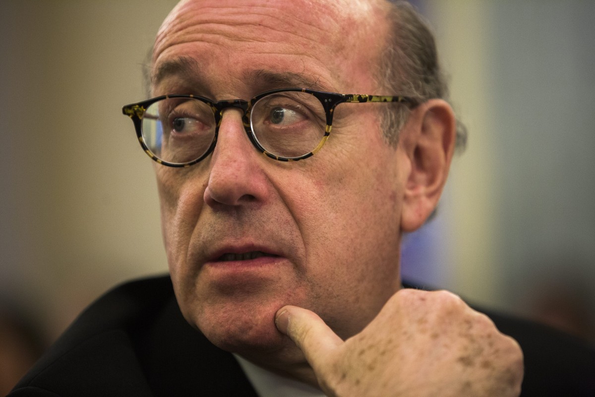 Ein Anwalt spielt Gott