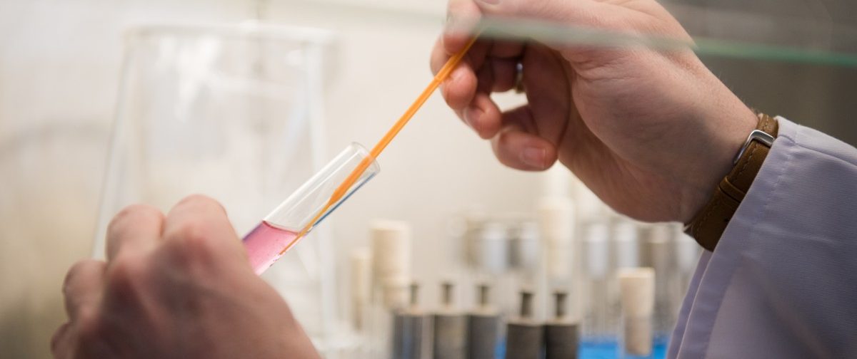 Reagenzglas explodiert im Klassenzimmer - Acht Schüler verletzt