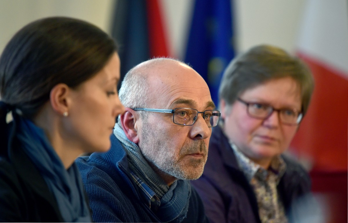 Gruppe junger Männer soll Schülerinnen vergewaltigt haben