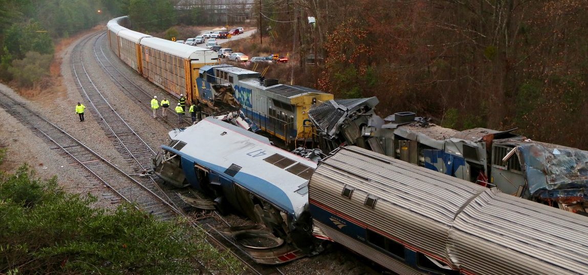 Zwei Tote und 116 Verletzte bei Zugkollision