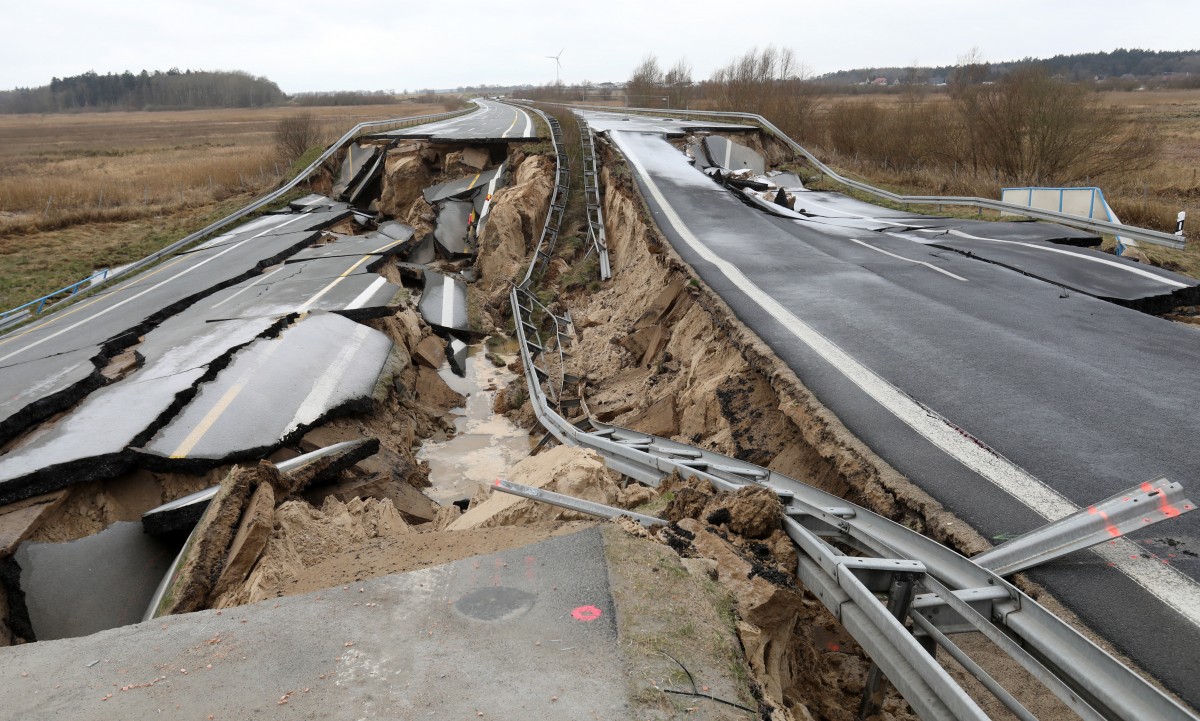 urn_binary_dpa_com_20090101_180212-90-014513-FILED