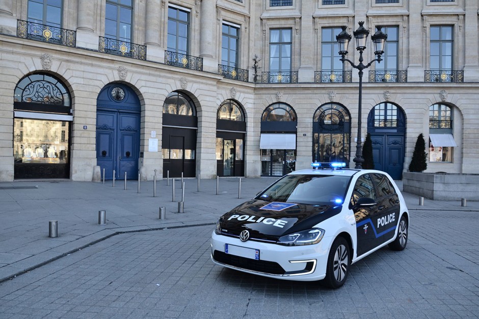 volkswagen-e-golf-police-9-