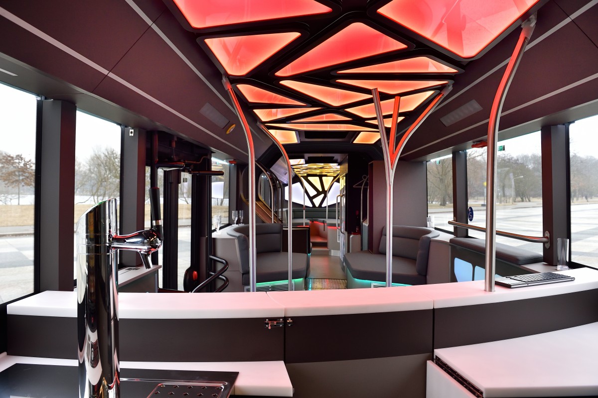 MAN_Lions_City_Disco_05