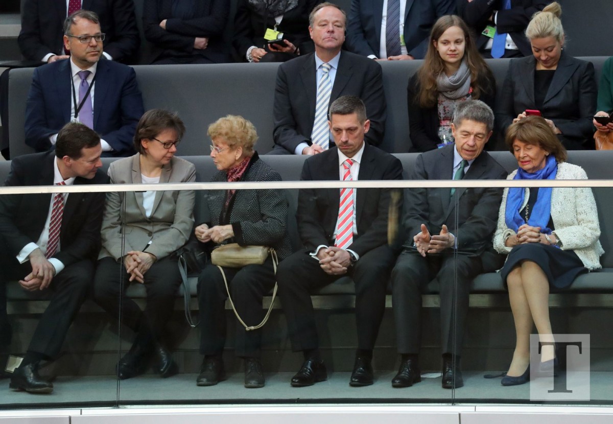 Wahl_der_Bundeskanzl_56634554urn_binary_dpa_com_20090101_180314-90-008812-FILED