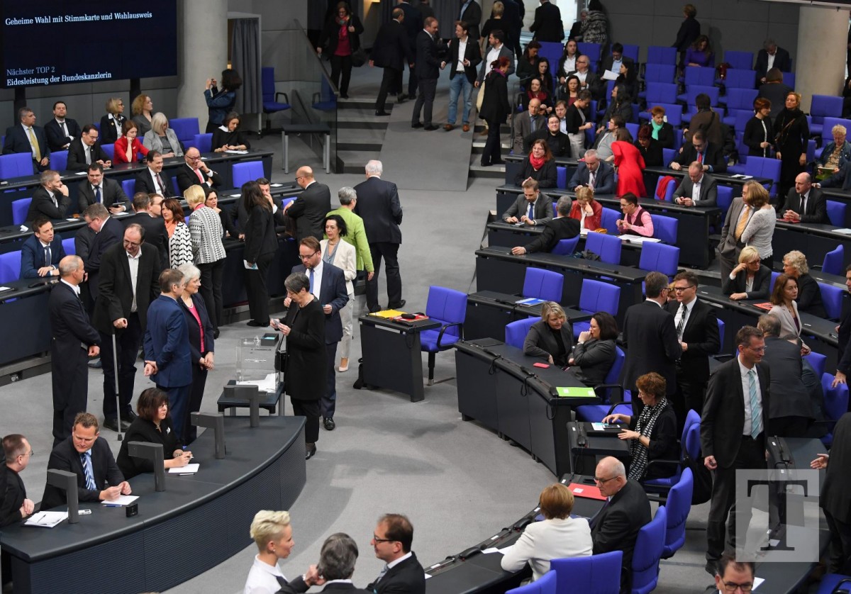 Wahl_der_Bundeskanzl_56634596urn_binary_dpa_com_20090101_180314-90-008927-FILED