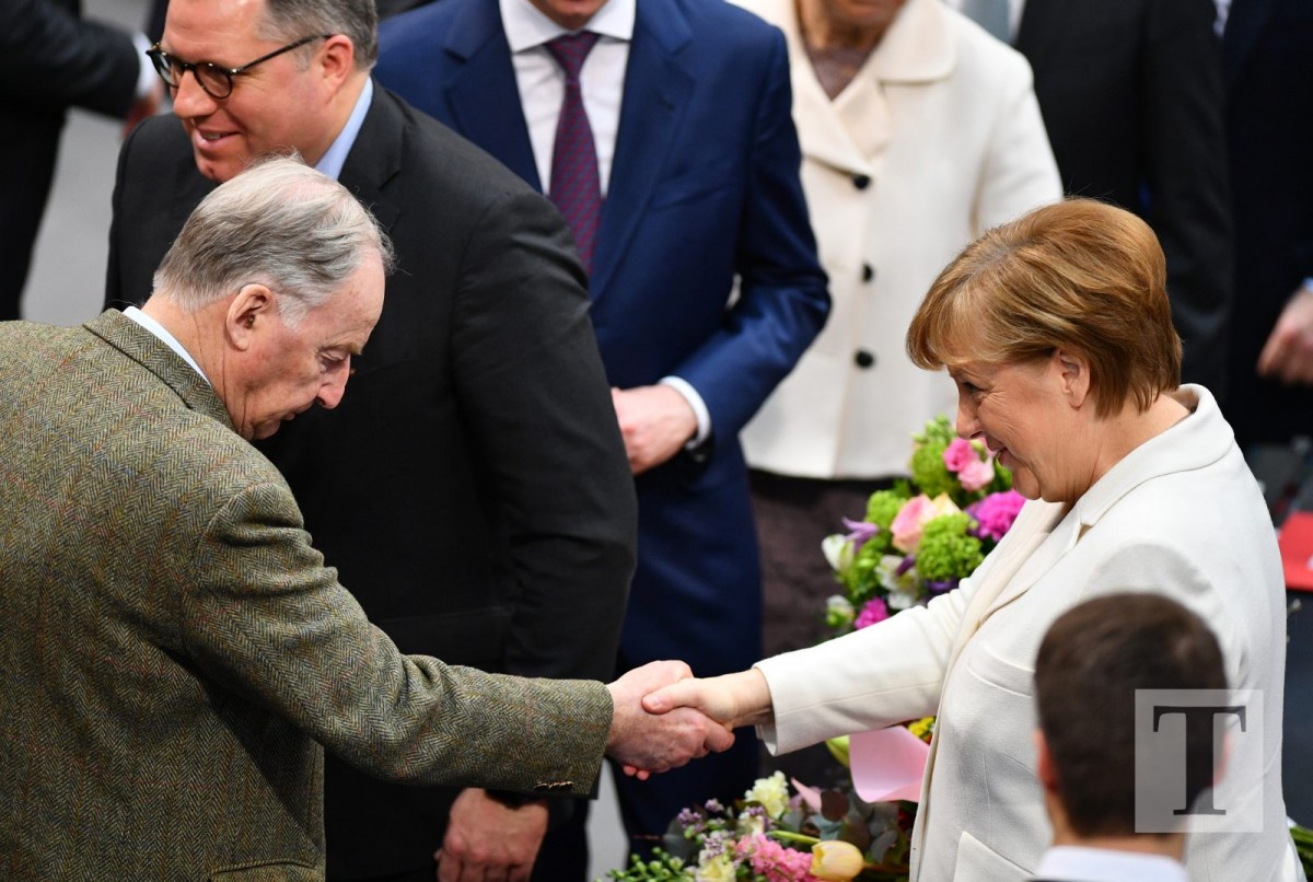 Wahl_der_Bundeskanzl_56635265urn_binary_dpa_com_20090101_180314-90-010341-FILED