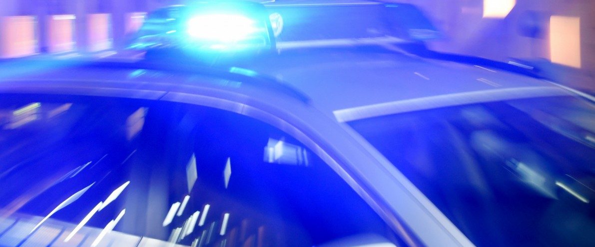 Verkehrsunfall: Polizei findet sterbende Tochter nicht – Eltern klagen