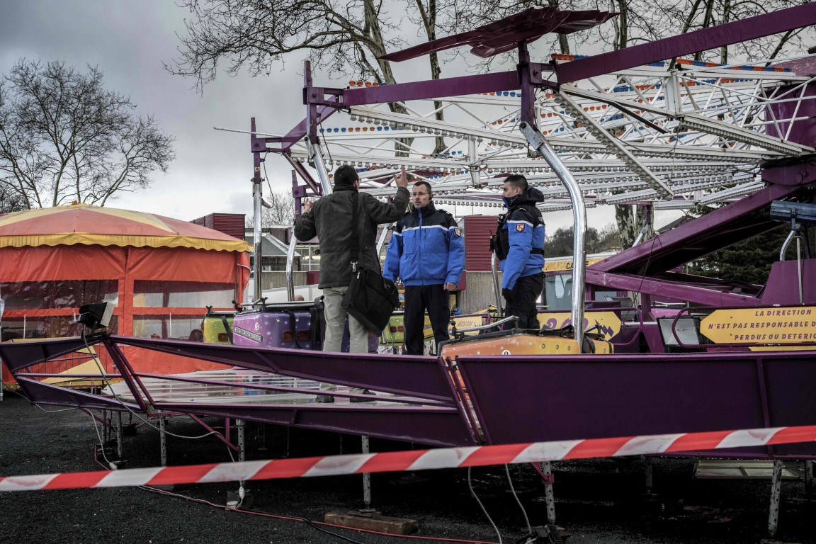 FRANCE-ACCIDENT-CAROUSEL-FUNFAIR