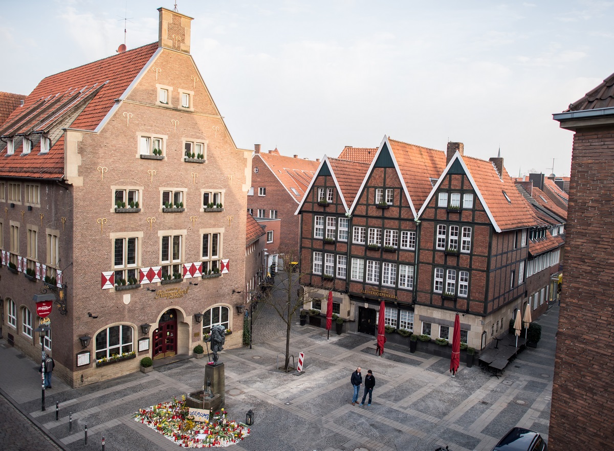 Amokfahrt_in_Muenste_56909654urn_binary_dpa_com_20090101_180409-90-006459-FILED