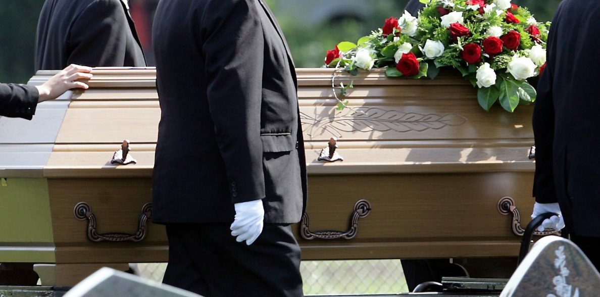 Lettland: Bestatter begraben falsche Leiche - Polizei ermittelt