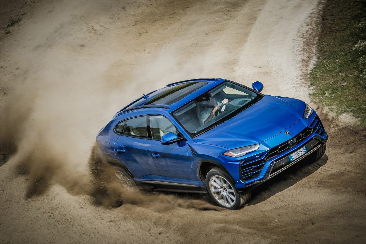 Dyn_Front nach rechts_Blu Eleos_1