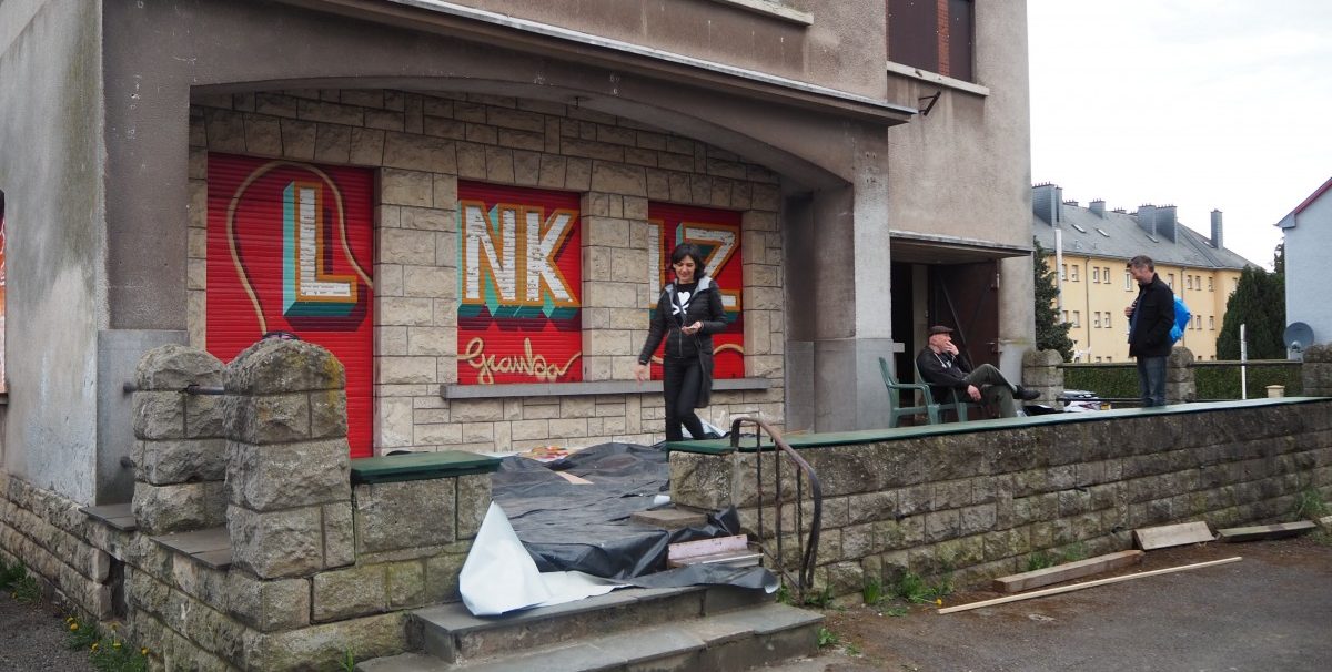 Vor dem Abriss: Künstler toben sich in altem Escher Haus aus