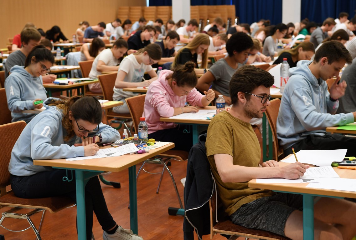 Premieres examen athenee