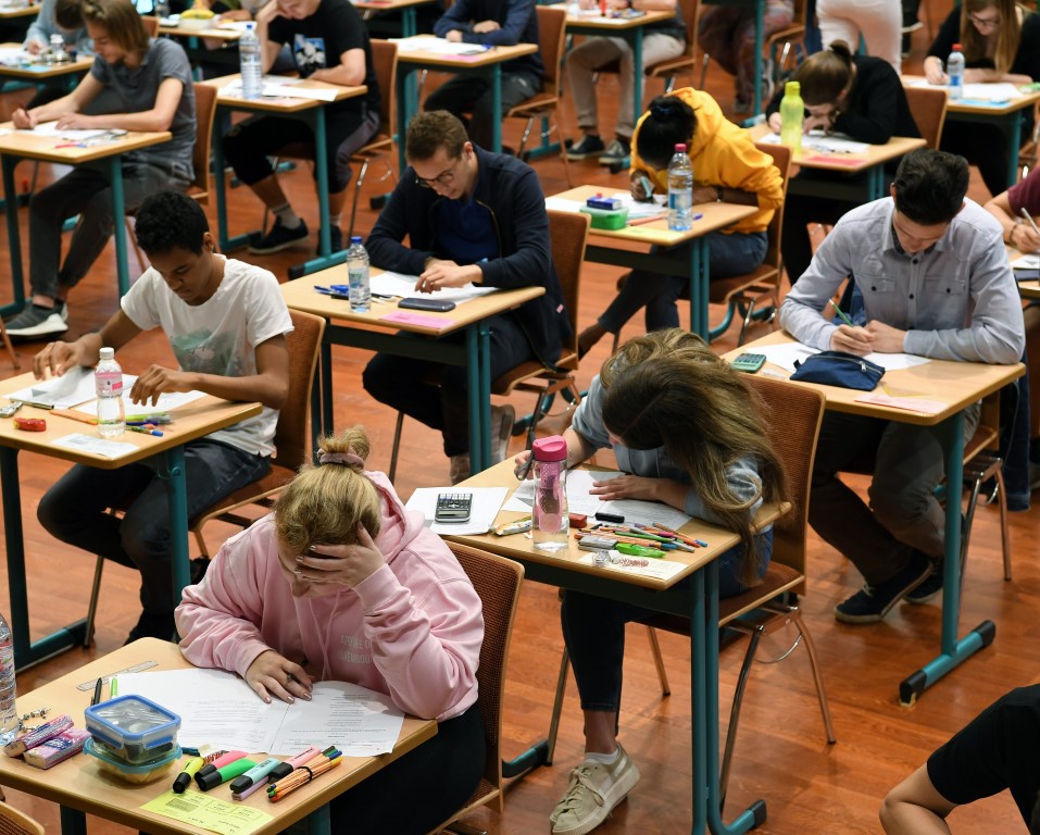 Premieres examen athenee