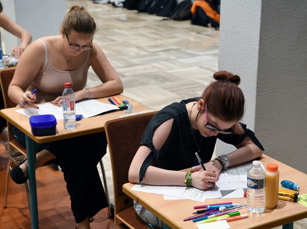 Premieres examen athenee