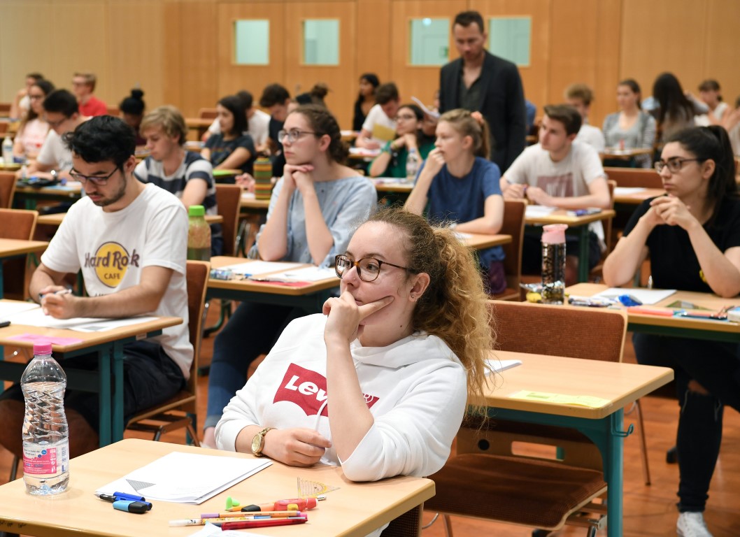 Premieres examen athenee