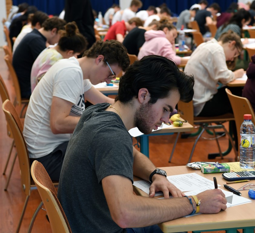 Premieres examen athenee