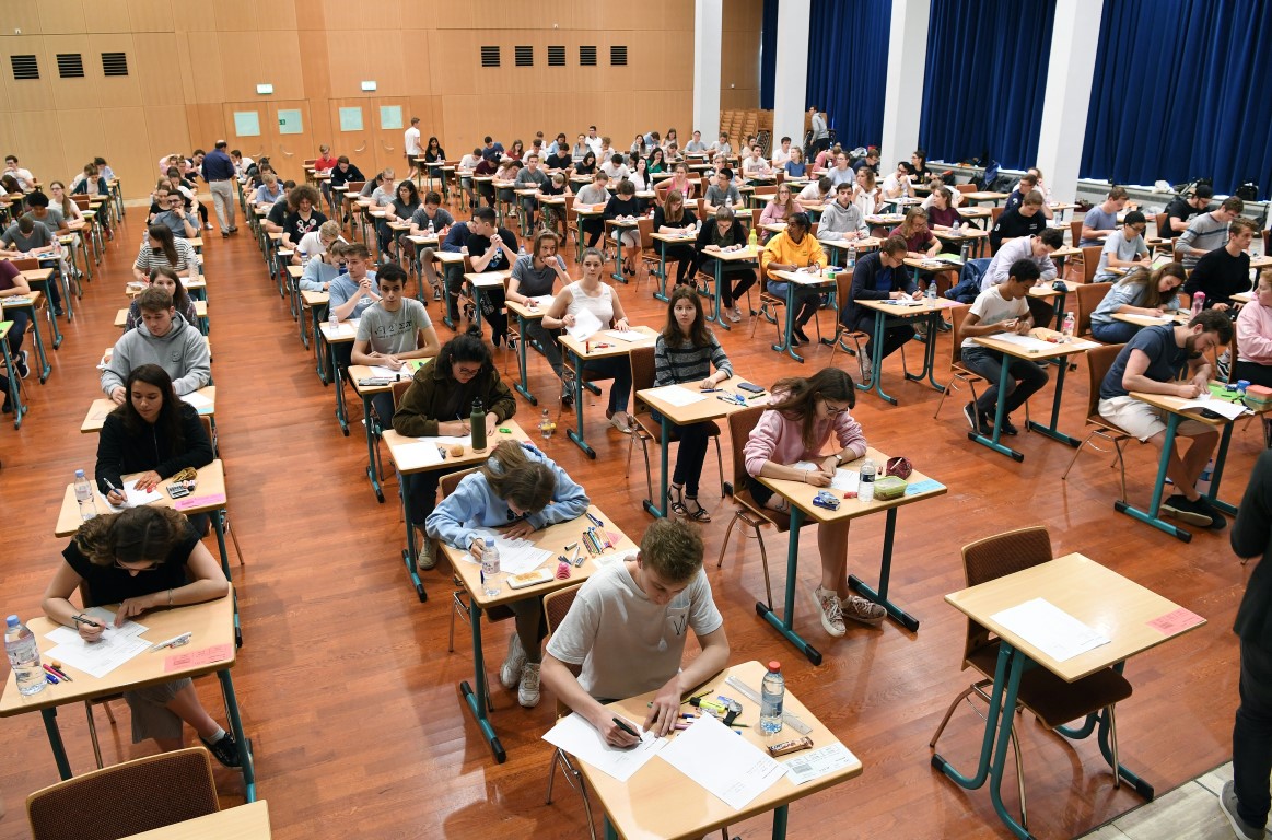 Premieres examen athenee