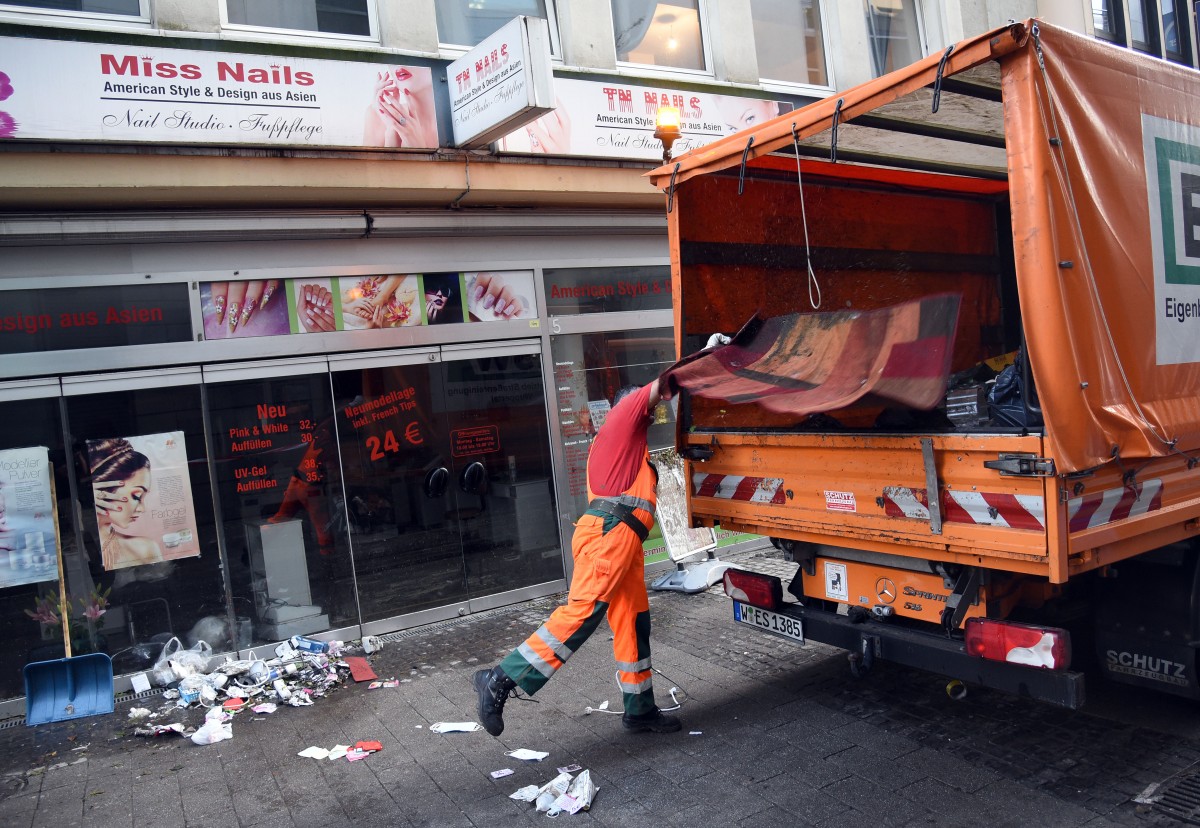 Aufraeumen_nach_Unwe_57492800