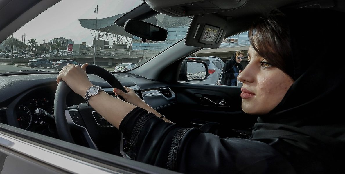 Fahrende Frauen sollen saudische Wirtschaft stärken