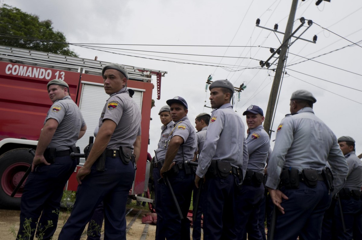 Flugzeugabsturz_in_K_57374832urn_binary_dpa_com_20090101_180518-90-032285-FILED