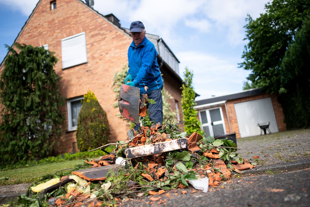 Nach_Wirbelsturm_am_57354585urn_binary_dpa_com_20090101_180517-90-011031-FILED
