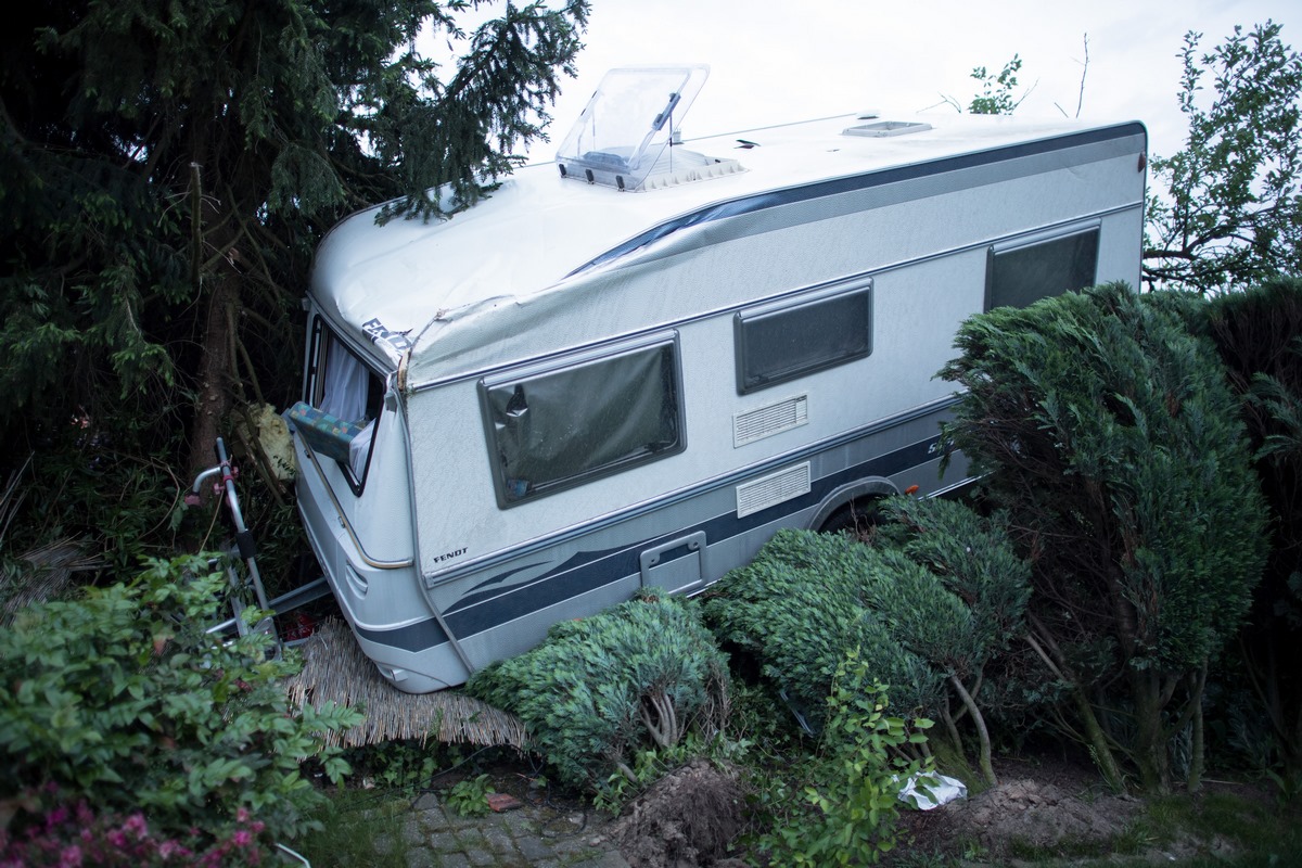 Wirbelsturm_am_Niede_57349592urn_binary_dpa_com_20090101_180516-90-037172-FILED
