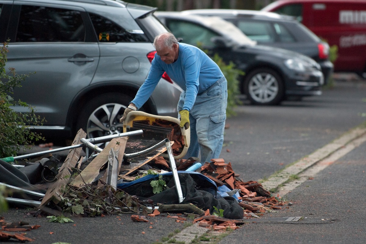 Wirbelsturm_am_Niede_57349670urn_binary_dpa_com_20090101_180516-90-037178-FILED