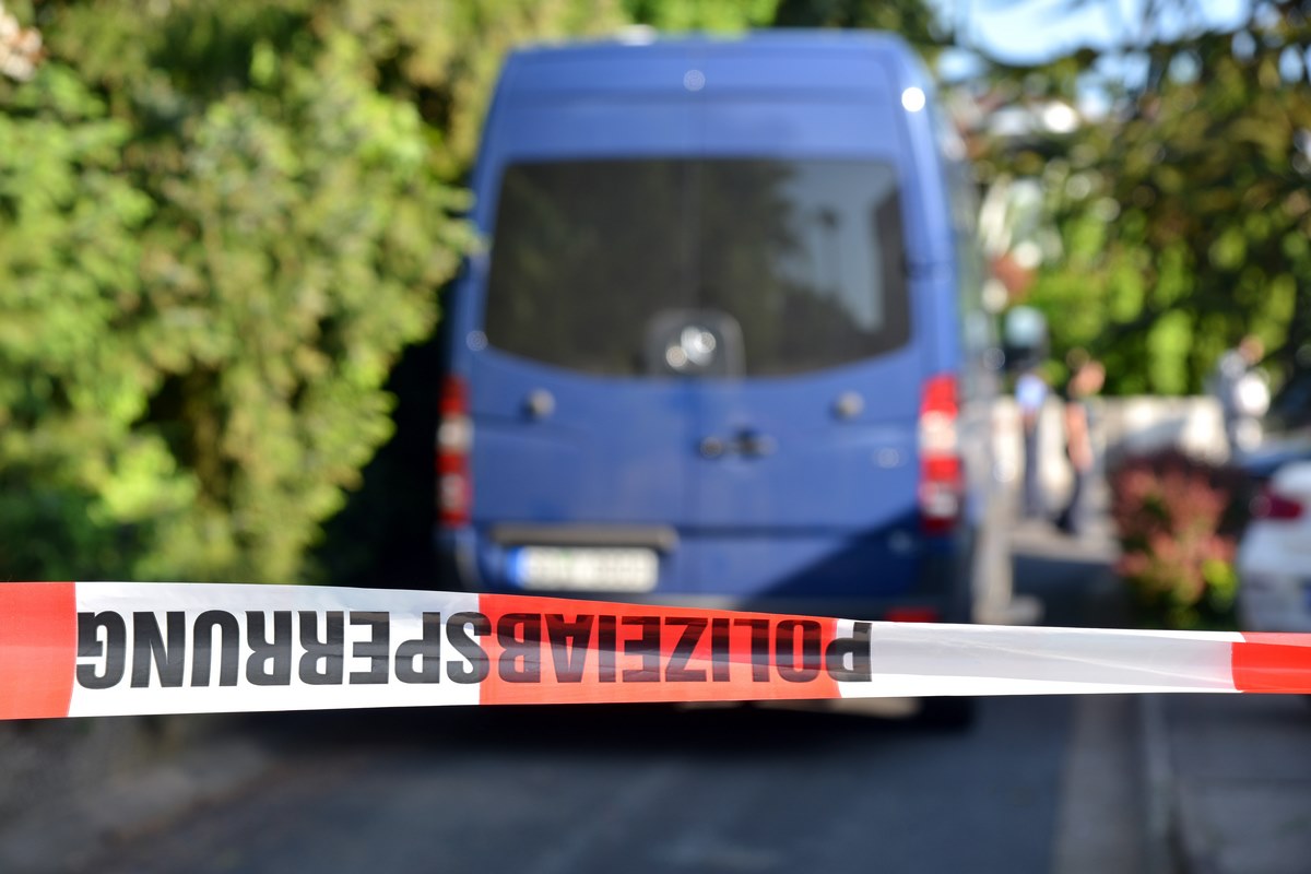 Zwei_Tote_und_zwei_V_57381763urn_binary_dpa_com_20090101_180519-90-021477-FILED