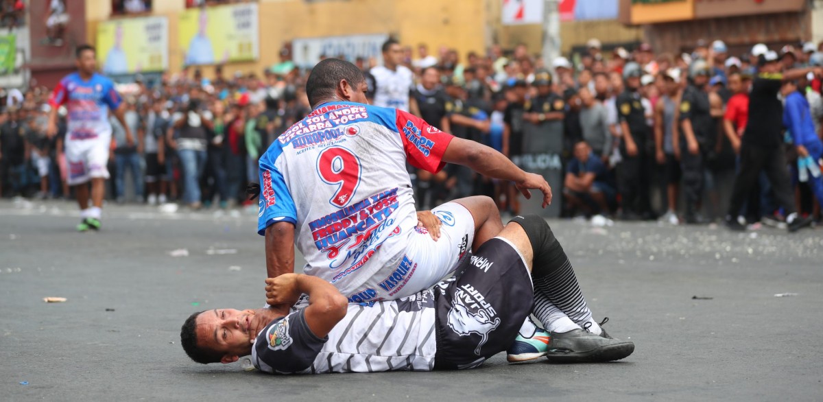Besäufnis, Prügelei, Fußball: Perus  „Mundialito“ geht ins 60. Jahr