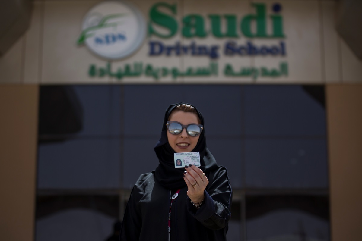 Saudische_Frauen_due_57781615urn_binary_dpa_com_20090101_180624-99-859270-FILED