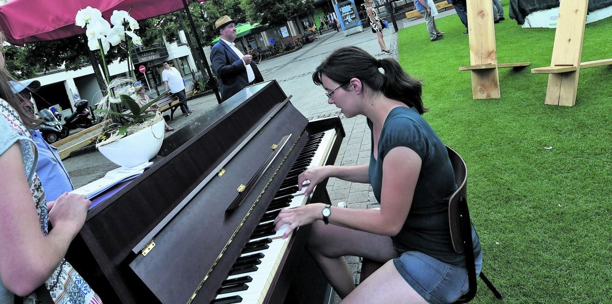 Auf dem Theaterplatz herrscht Sommerfeeling pur