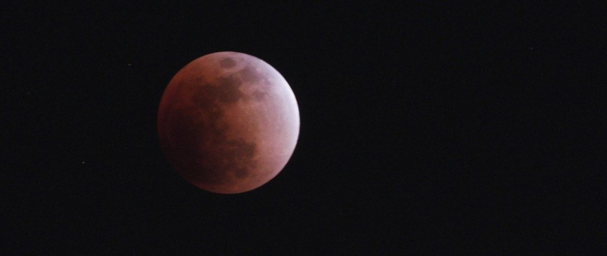 Spektakel für Himmelsgucker: Die längste totale Mondfinsternis des Jahrhunderts