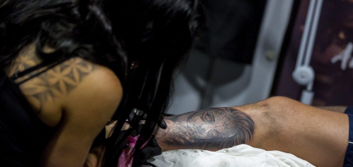 Jenseits des Arschgeweihs – Gespräch über den Körperschmuck für die Ewigkeit