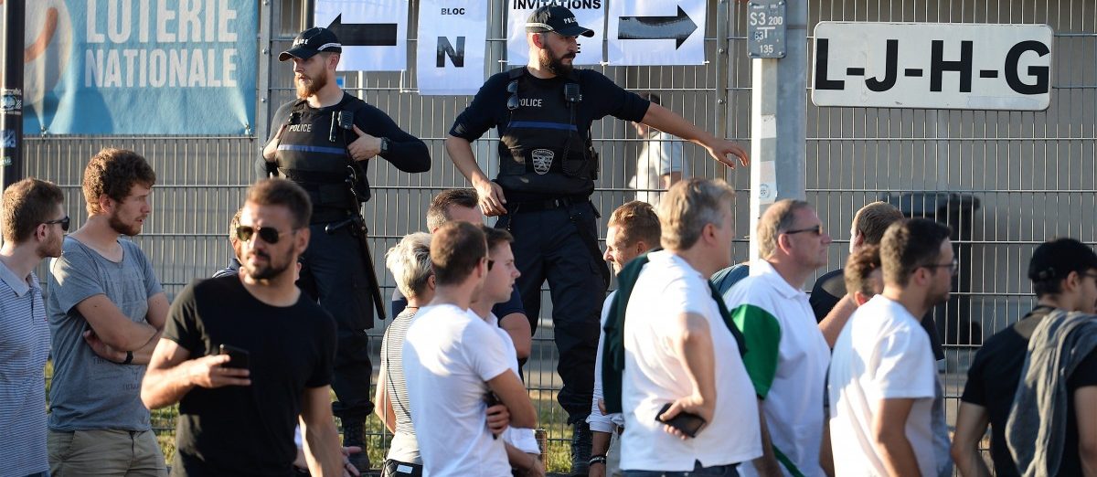 F91 gegen Legia Warschau: Das spielte sich neben dem Fußballplatz ab