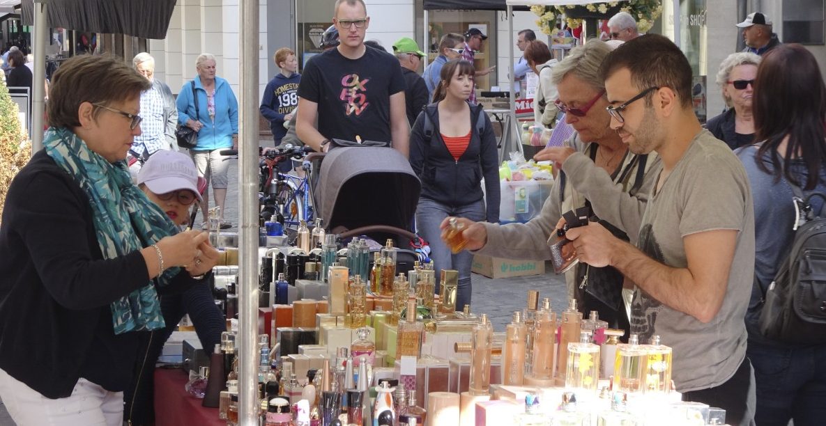 Shoppen zu Gitarren- und Mandolinenklängen