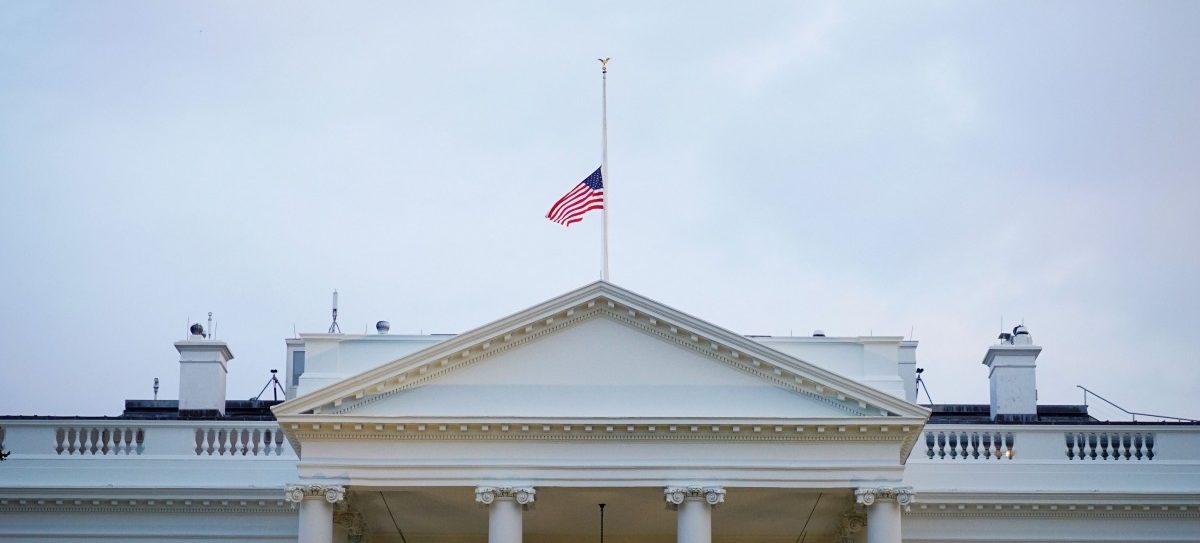 Trump würdigt McCains Verdienste nun doch