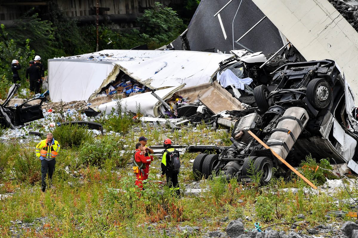 Autobahnbruecke_in_G_58372426urn_binary_dpa_com_20090101_180814-90-022274-FILED