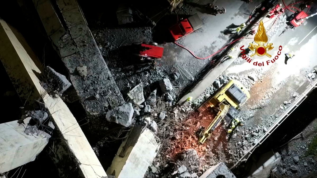 Autobahnbruecke_in_G_58378199urn_binary_dpa_com_20090101_ap_5099575750ce4890afdad6b7a7051148-FILED