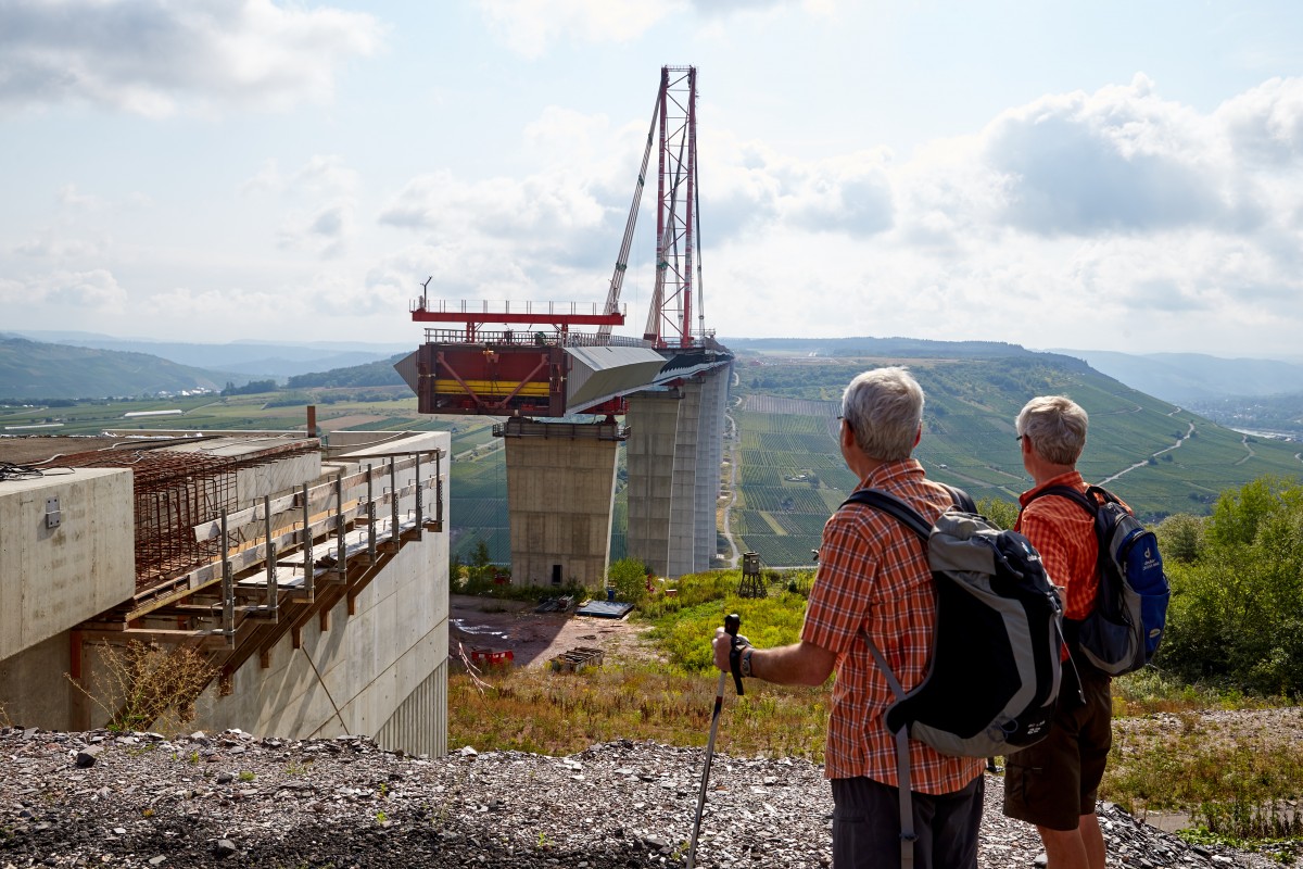 Hochmoselbruecke_58414978urn_binary_dpa_com_20090101_180817-90-008275-FILED