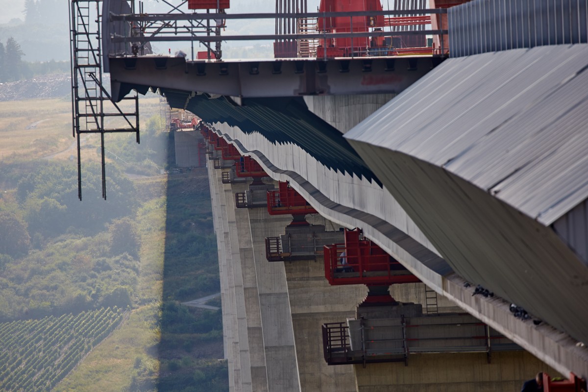 Hochmoselbruecke_58415681urn_binary_dpa_com_20090101_180817-90-008269-FILED