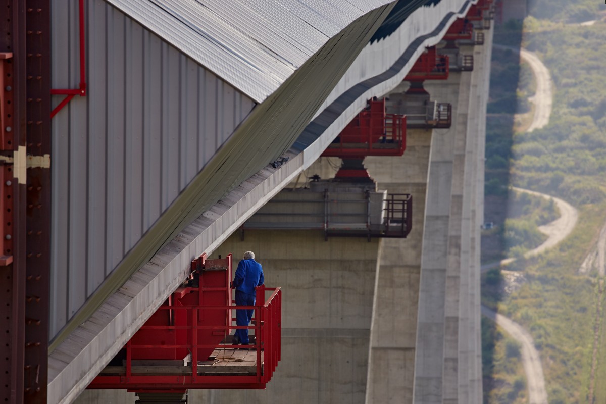 Hochmoselbruecke_58415808urn_binary_dpa_com_20090101_180817-90-008267-FILED
