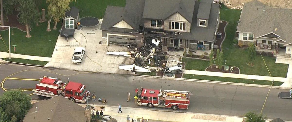 47-Jähriger fliegt mit Flugzeug in eigenes Haus